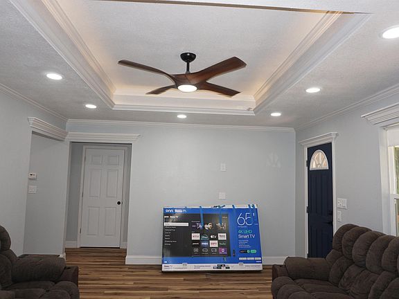 5th image of 801 Richardson St