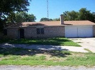 524 S Lamar St, De Leon, TX 76444