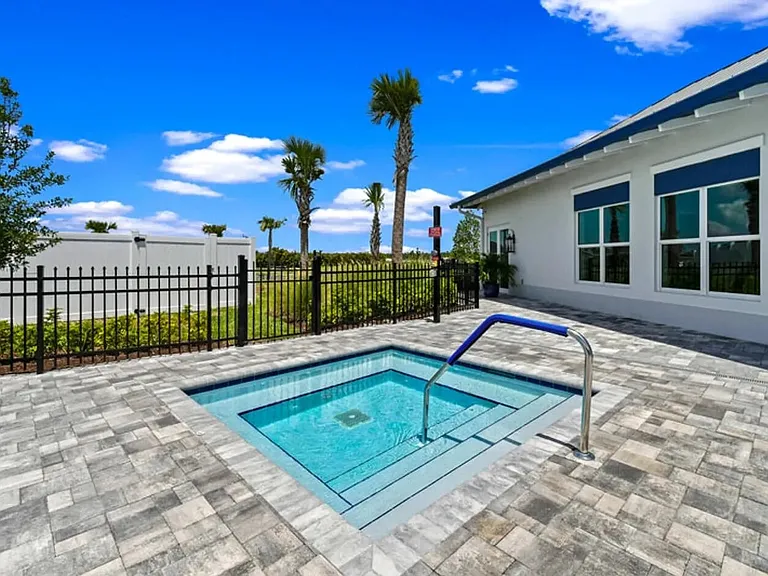1332 SE Willow Oaks St — Photo 33