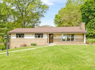 227 Ridgeview Dr, Venetia, PA 15367