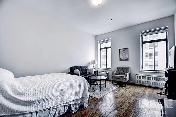 Rented by Urbane Brokerage | media 7