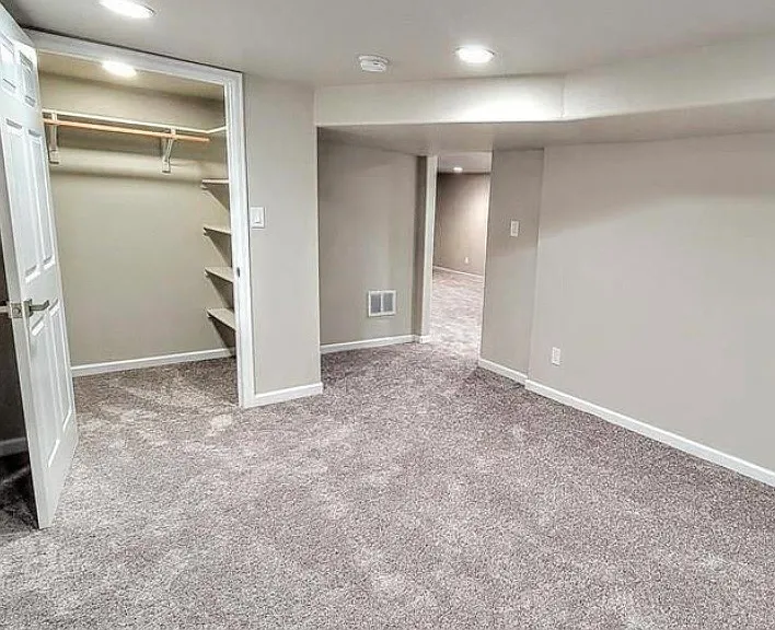 Aqua Ave — Photo 6