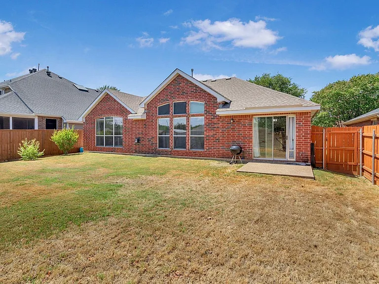 3917 Miramar Dr — Photo 26