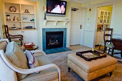 Hardwood Floors, Gas Fireplace and Built-Ins