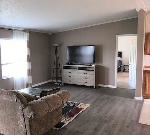 3rd image of 3655 Louis Dr