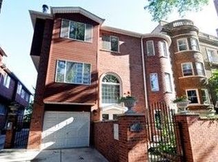 716 W Junior Ter #A, Chicago, IL 60613