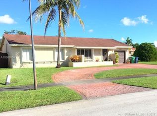 19941 NW 62nd Ct, Hialeah, FL 33015