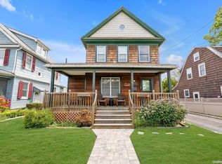 21 S Maryland Ave, Port Washington, NY 11050
