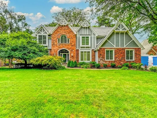 1905 NW Indian Hills Dr, Blue Springs, MO 64015