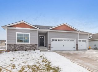 411 SW Carriage Dr, Ankeny, IA 50023