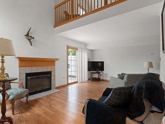 2nd image of 9947 Cambridge Dr #C