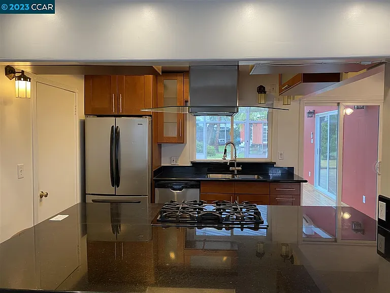 1414 San Carlos Ave — Photo 7