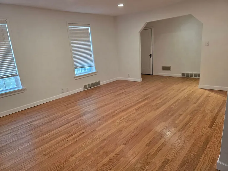 7264 Northmoor Dr — Photo 24
