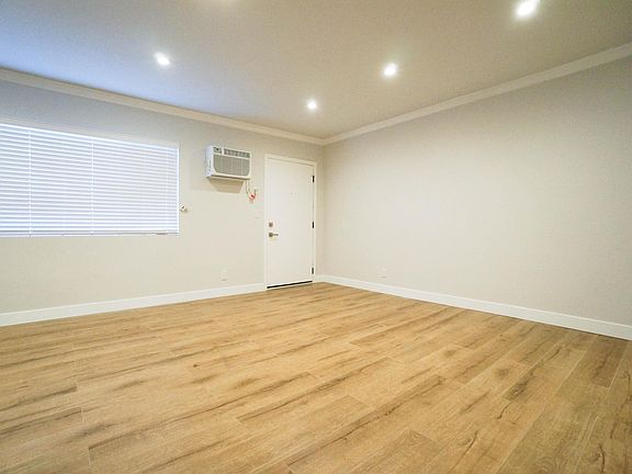 5th image of 346 N Occidental Blvd APT 7