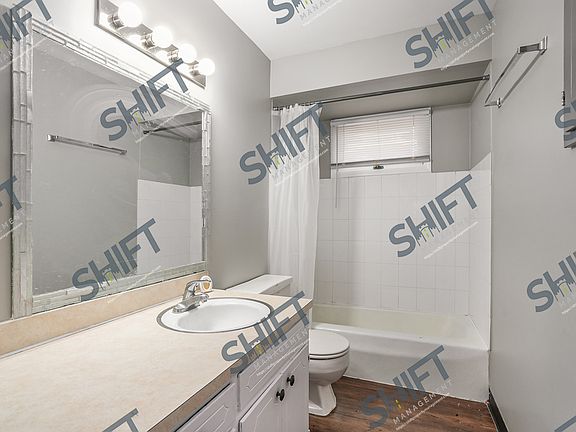 5th image of 507 Cricklewood St SW