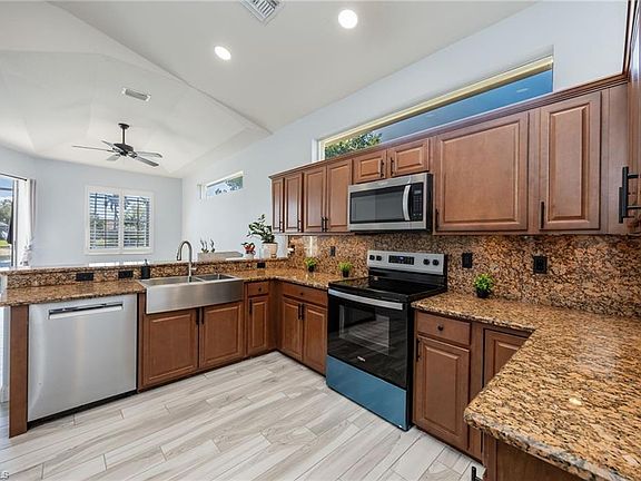 5th image of 8700 Ibis Cove CIR