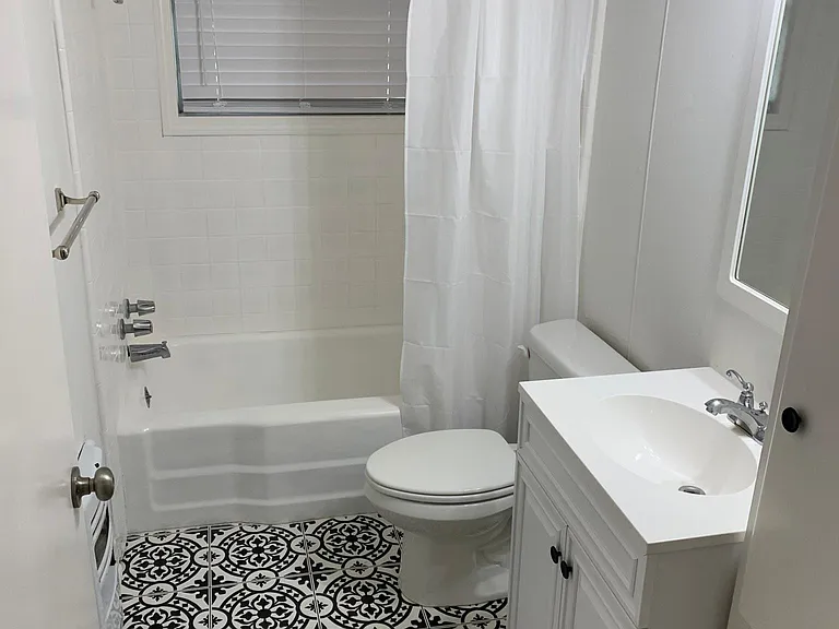 1109 Fairfield Dr — Photo 8