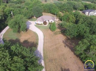 8237 NW Rochester Rd, Topeka, KS 66617