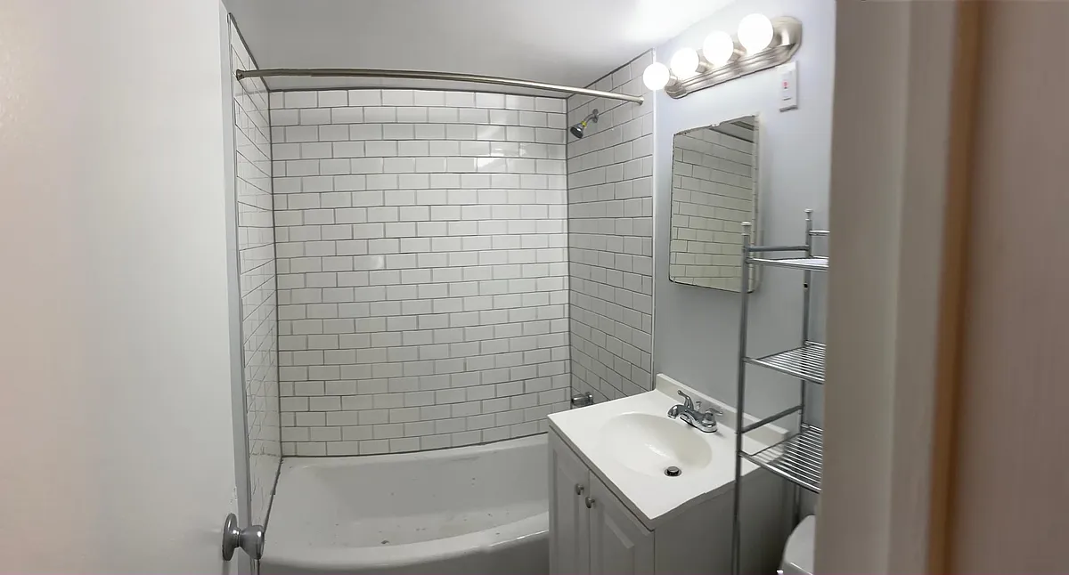 Building Photo - 950 25th St NW #202N