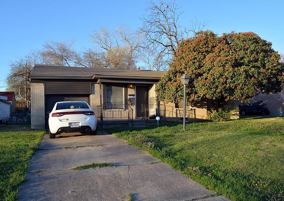 1st image of 809 Rosewood Ln