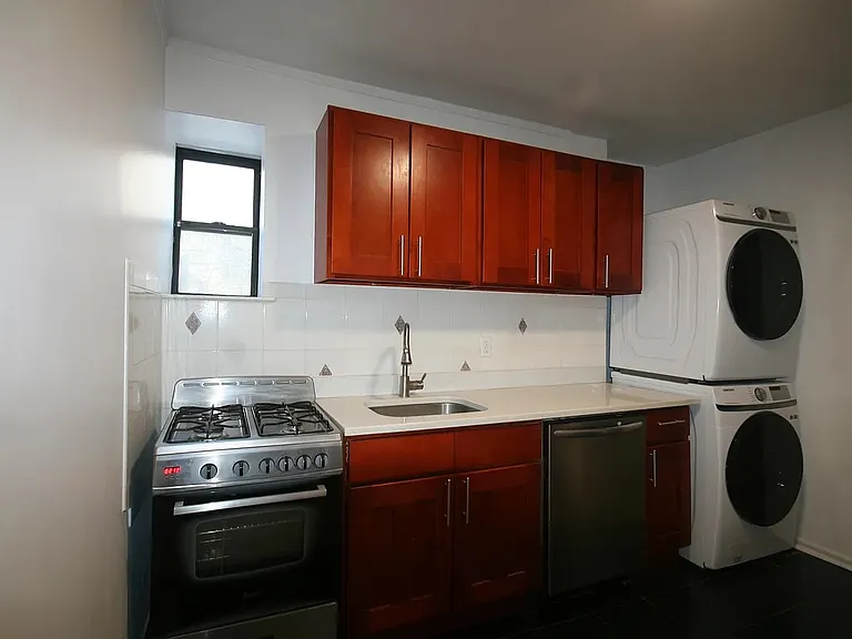 529 E 13th St #4B — Photo 11