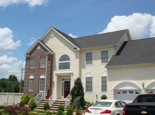 10 Makayla Ct, Monroe Township, NJ
