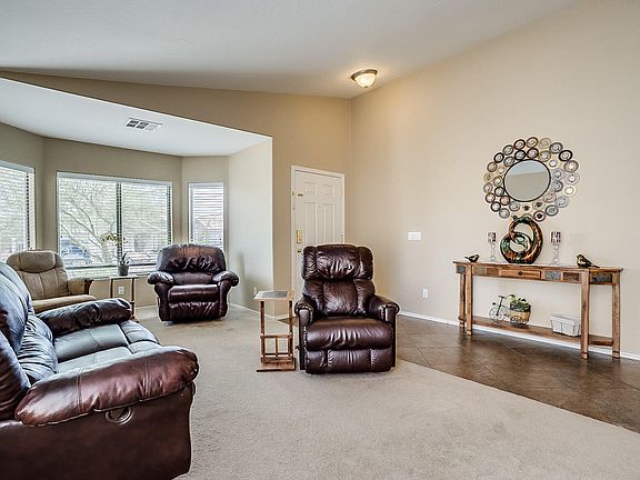 5th image of 3207 W Sunshine Butte Dr