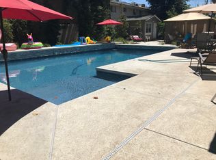 202 Oakbank Rd, Bakersfield, CA 93304