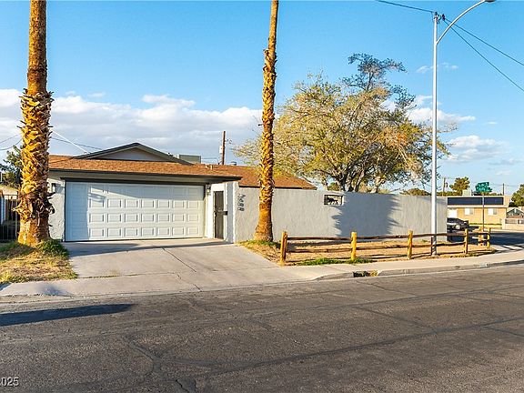 2nd image of 2500 Holly Ave