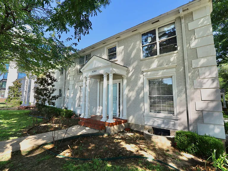 6202 Gaston Ave — Photo 4