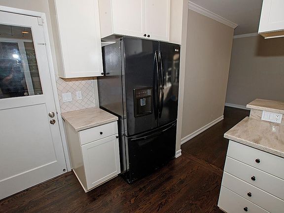 5th image of 11 Greenwood Pl
