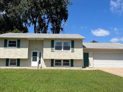 613 W Wilson St, New Hampton, IA, 50659