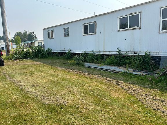 3rd image of 1600 8th St W #20