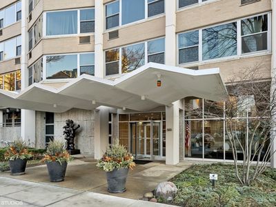 555 W Cornelia Ave APT 201, Chicago, IL, 60657