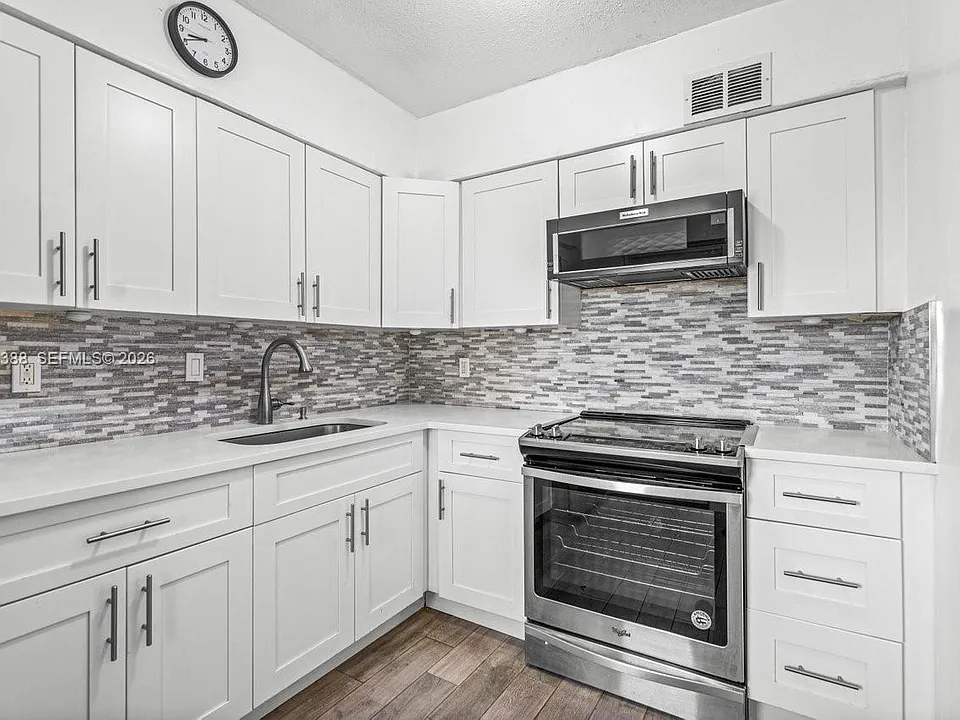 260 NW 19th St #26