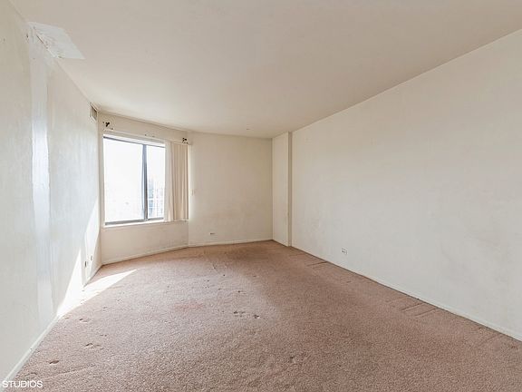 4th image of 5450 Astor Ln Unit 315