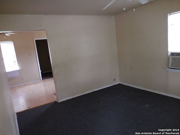 4th image of 4926 Stoneside Dr
