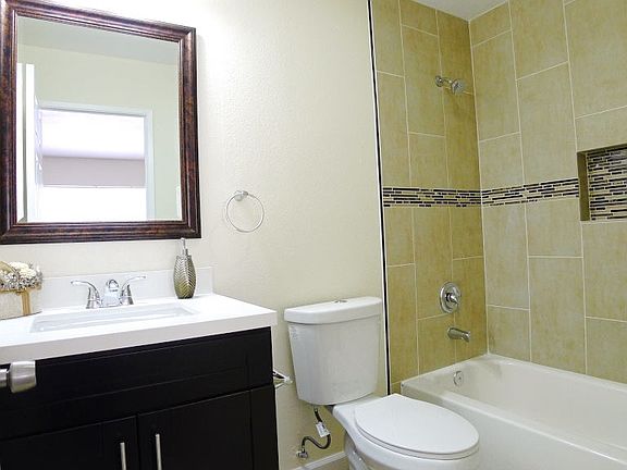 5th image of 3640 Arey Dr APT 2