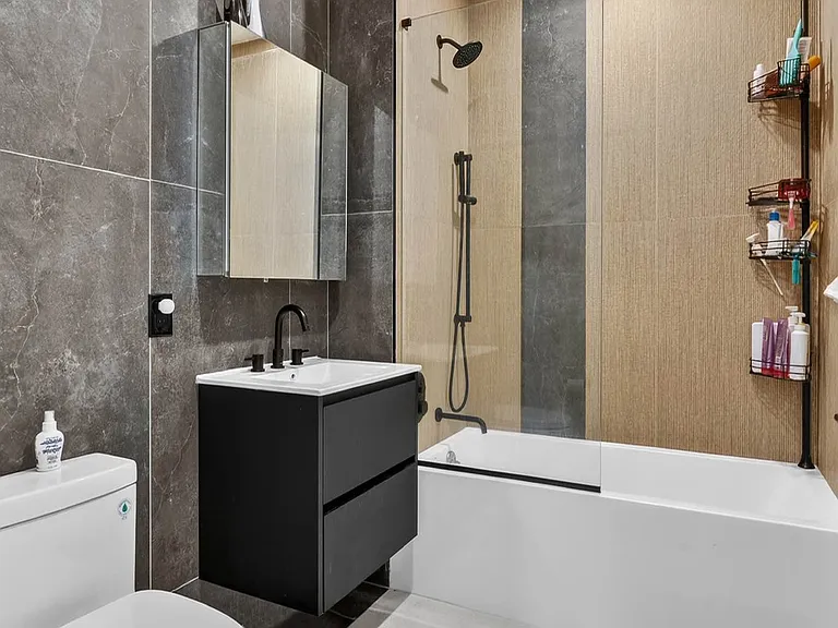 151 Carlton Ave #2E — Photo 6