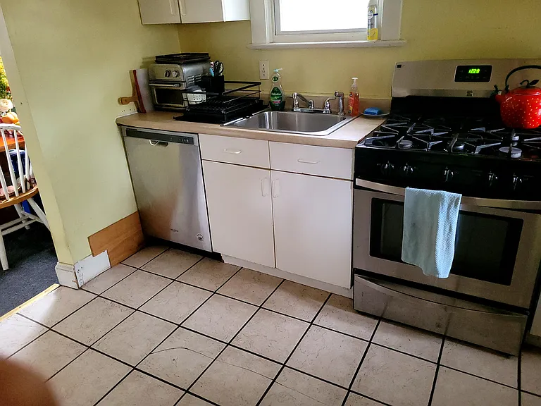 4512 32nd St #4 — Photo 8