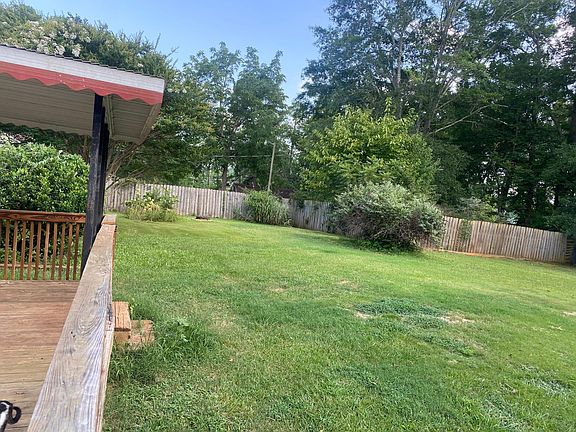 3rd image of 109 Hilltop Dr
