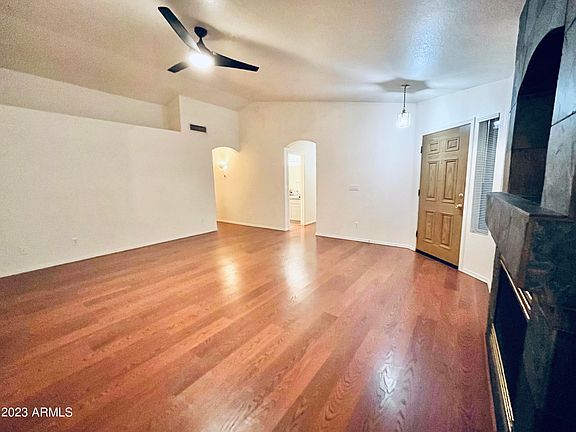 4th image of 8633 W PARADISE Lane
