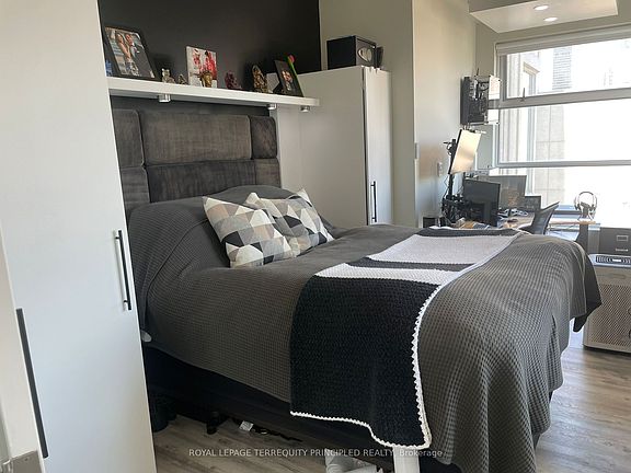 4th image of 1 King St W #2204