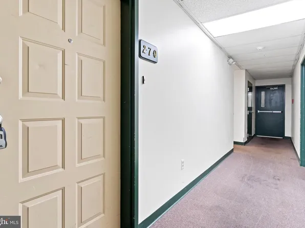 270 W 2nd St, Waynesboro, PA 17268