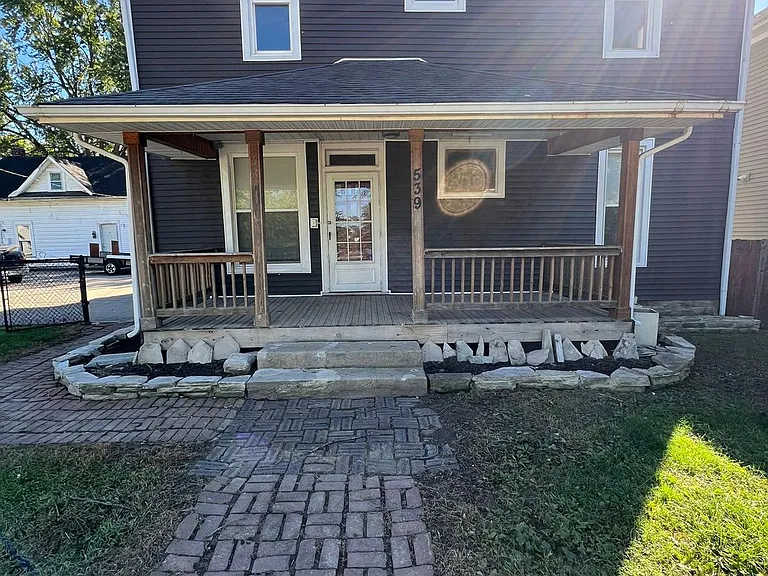 539 W Jefferson St — Photo 14