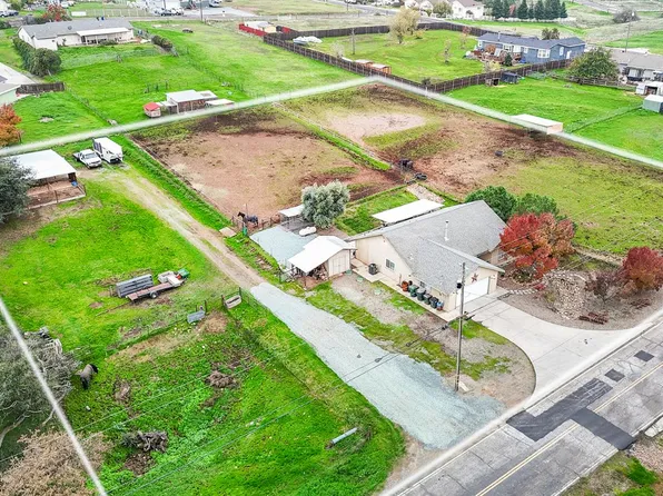4568 Roadrunner Dr, Ione, CA 95640