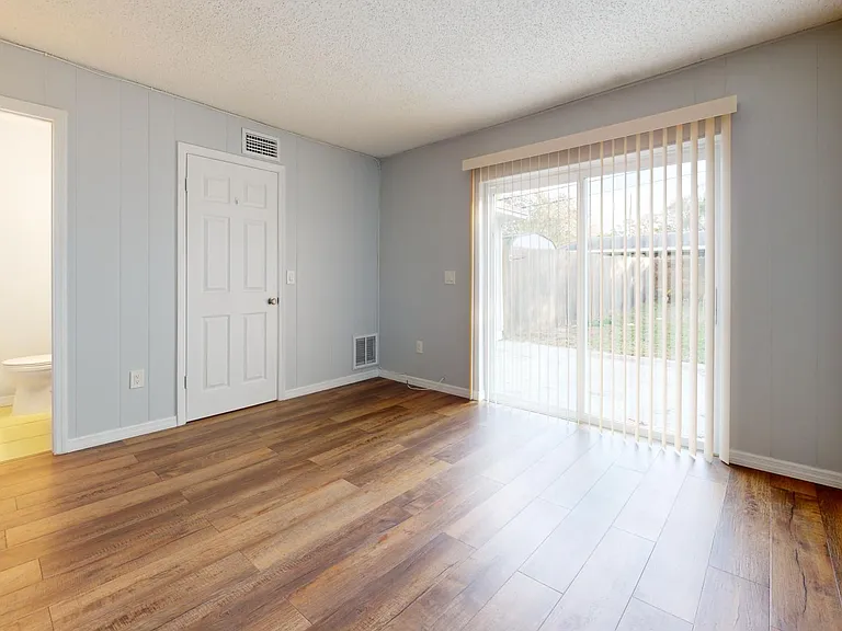 2151 Alicia Dr #C — Photo 10