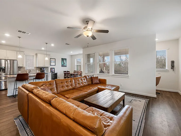 8204A Prairie Rye Dr — Photo 5