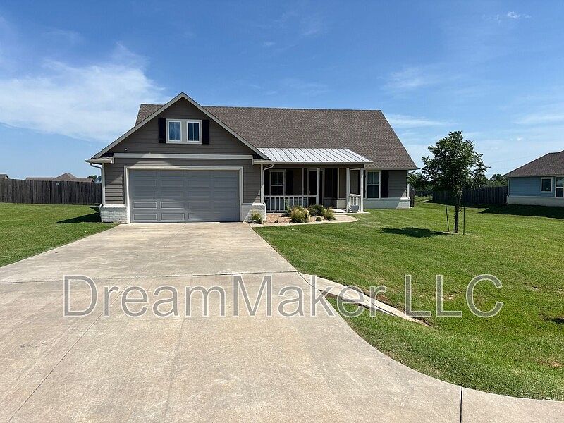 2nd image of 3133 SE 35th St