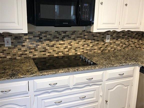 5th image of 3117 Lynbrook Dr
